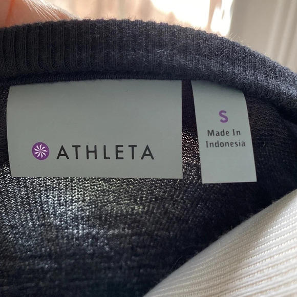Athleta Criss Cross Sweatshirt, like new, black, size small - Picture 8 of 9